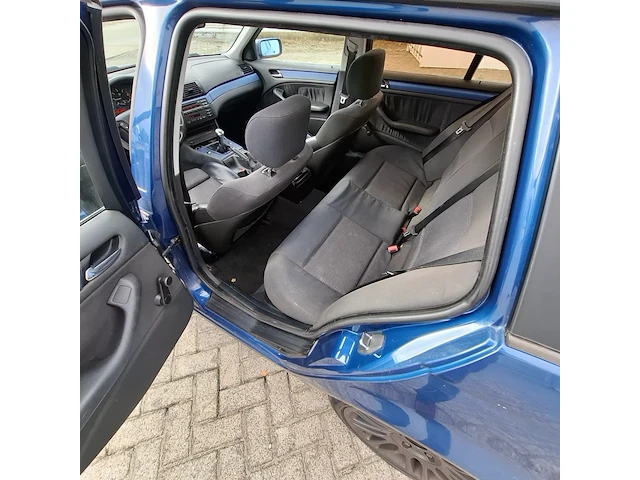 Personenauto bmw, 3-serie touring 320d, blauw, bouwjaar 2002 - afbeelding 11 van  45