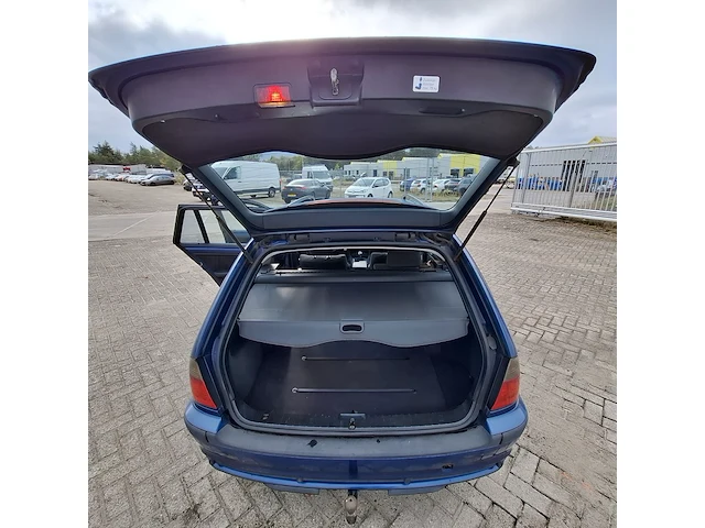 Personenauto bmw, 3-serie touring 320d, blauw, bouwjaar 2002 - afbeelding 15 van  45