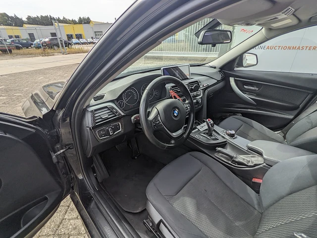 Personenauto bmw, 320i high executive, zwart, bouwjaar 2001 - afbeelding 8 van  53