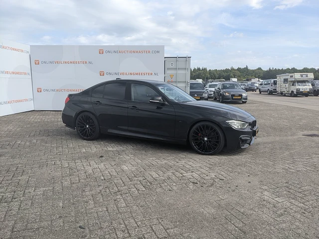 Personenauto bmw, 320i high executive, zwart, bouwjaar 2001 - afbeelding 34 van  53