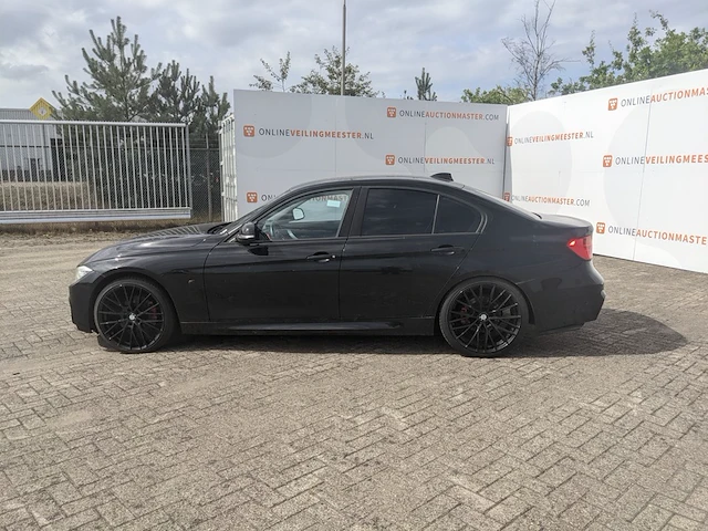 Personenauto bmw, 320i high executive, zwart, bouwjaar 2001 - afbeelding 53 van  53
