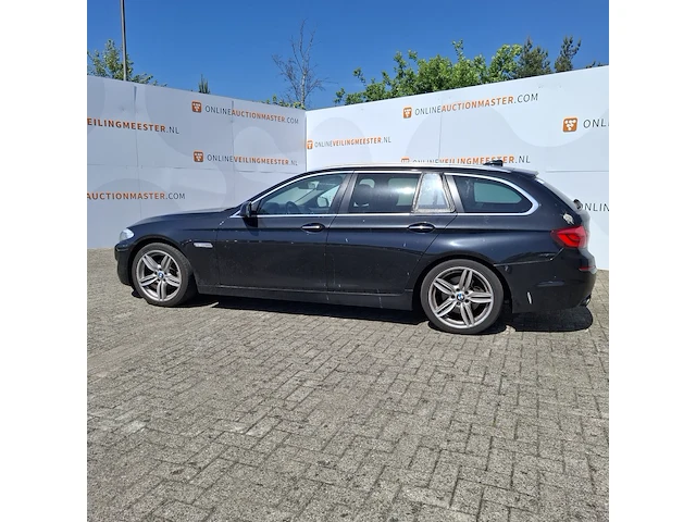 Personenauto bmw, 5-serie touring 523i high executive, bouwjaar 2010 - afbeelding 2 van  45