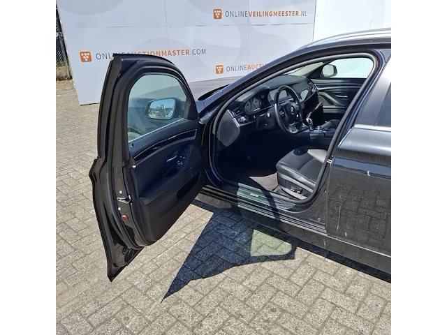 Personenauto bmw, 5-serie touring 523i high executive, bouwjaar 2010 - afbeelding 3 van  45