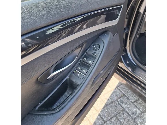 Personenauto bmw, 5-serie touring 523i high executive, bouwjaar 2010 - afbeelding 4 van  45