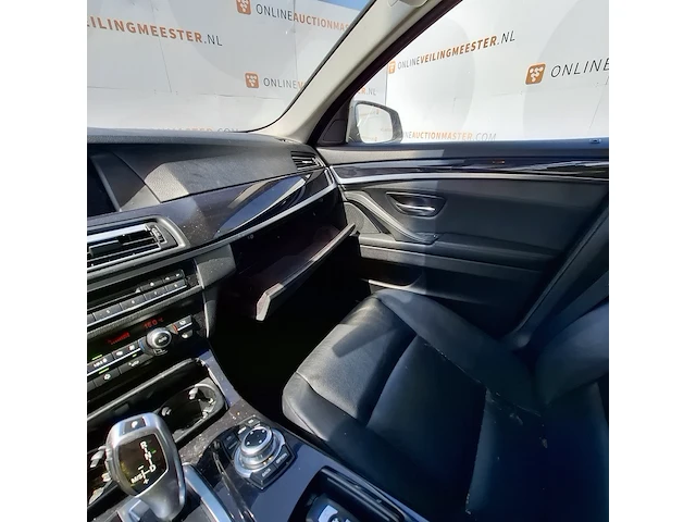 Personenauto bmw, 5-serie touring 523i high executive, bouwjaar 2010 - afbeelding 11 van  45