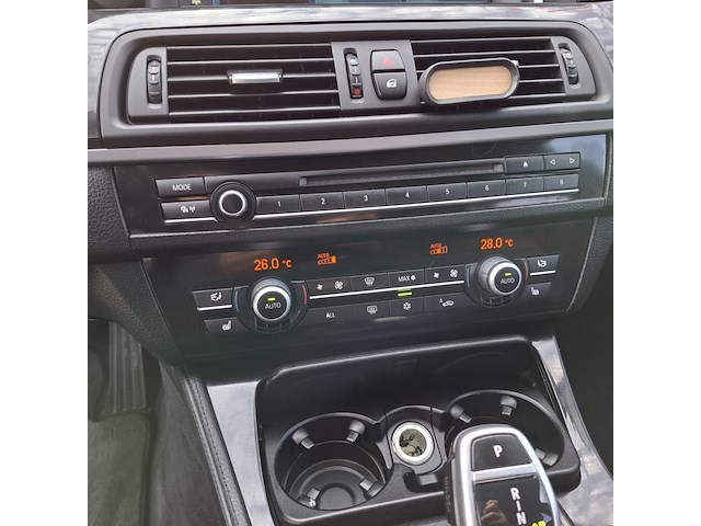 Personenauto bmw, 5-serie touring 528i, zwart, bouwjaar 2012 - afbeelding 9 van  50