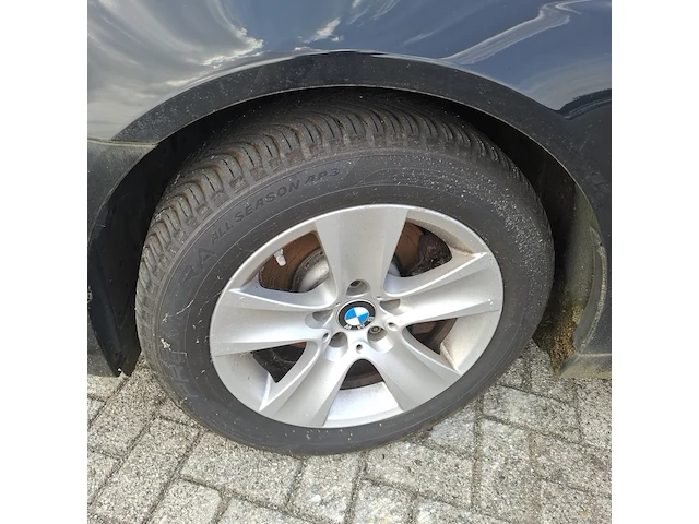 Personenauto bmw, 520d - afbeelding 2 van  34