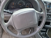 Personenauto chevrolet, lumina 3.1 v6 a, rood, 1997 - afbeelding 2 van  27