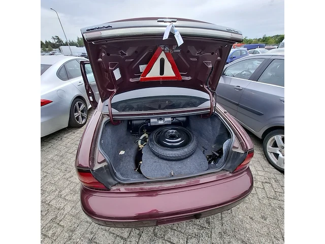 Personenauto chevrolet, lumina 3.1 v6 a, rood, 1997 - afbeelding 9 van  27