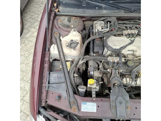 Personenauto chevrolet, lumina 3.1 v6 a, rood, 1997 - afbeelding 13 van  27