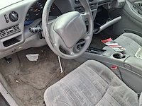 Personenauto chevrolet, lumina 3.1 v6 a, rood, 1997 - afbeelding 25 van  27