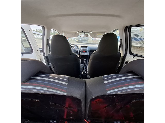 Personenauto citroën, c1 1.0 first edition, grijs, bouwjaar 2012 - afbeelding 13 van  97