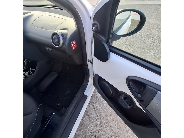 Personenauto citroën, c1 1.0 first edition, grijs, bouwjaar 2012 - afbeelding 16 van  97