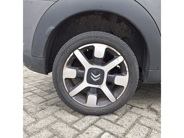 Personenauto citroën, c4 cactus 1.2 puretech shine, grijs, bouwjaar 2018 - afbeelding 29 van  48