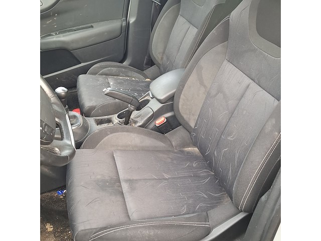 Personenauto, citroen, c4 - afbeelding 18 van  46