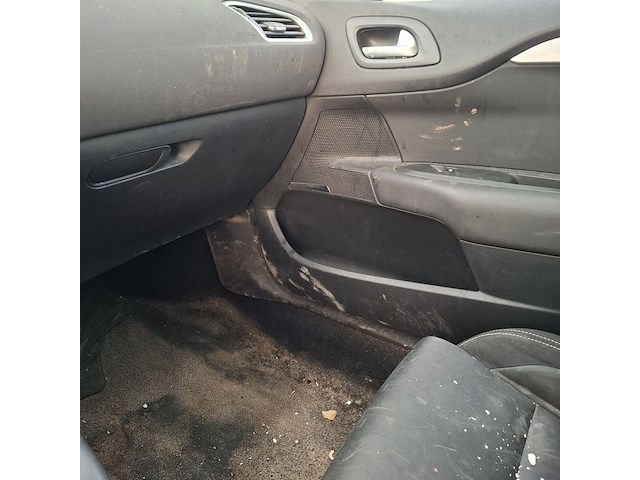 Personenauto, citroen, c4 - afbeelding 30 van  46