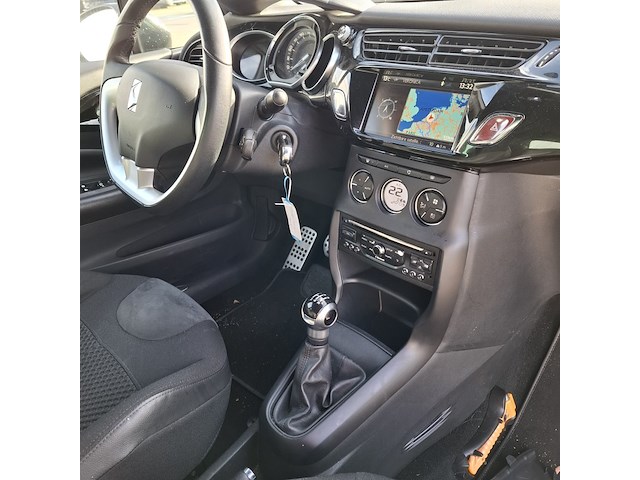 Personenauto citroën, ds3 cabrio, grijs, bouwjaar 2013 - afbeelding 37 van  54