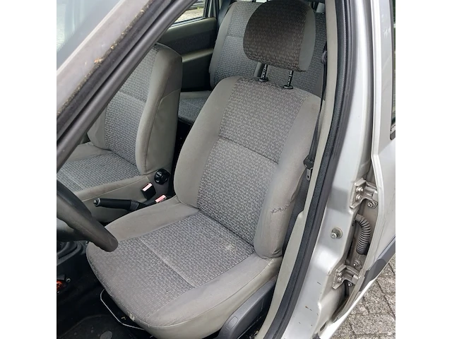 Personenauto, dacia, logan mcv - 1.6-16v lauréate - 7-persoons, grijs, 2008 - afbeelding 17 van  75