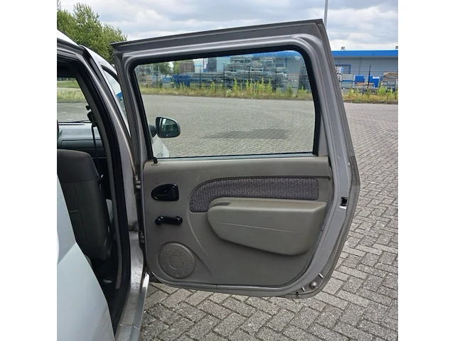Personenauto, dacia, logan mcv - 1.6-16v lauréate - 7-persoons, grijs, 2008 - afbeelding 36 van  75