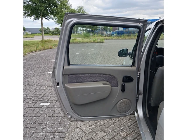 Personenauto, dacia, logan mcv - 1.6-16v lauréate - 7-persoons, grijs, 2008 - afbeelding 41 van  75