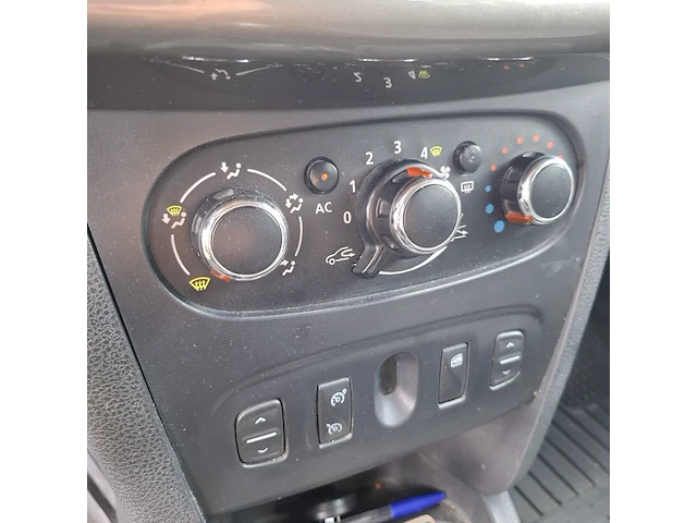 Personenauto dacia, logan mcv 1.5 dci prestige, 2014 - afbeelding 41 van  48
