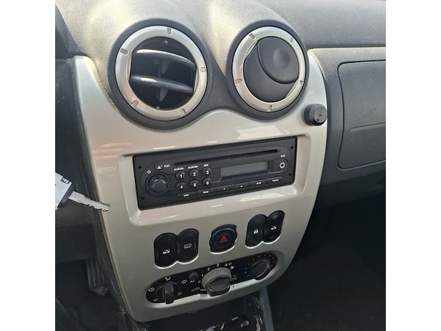 Personenauto dacia, logan mcv 1.6-16v blackline , bouwjaar 2011 - afbeelding 8 van  49