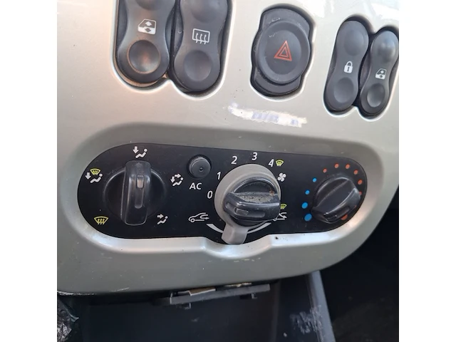 Personenauto dacia, logan mcv 1.6-16v blackline , bouwjaar 2011 - afbeelding 11 van  49