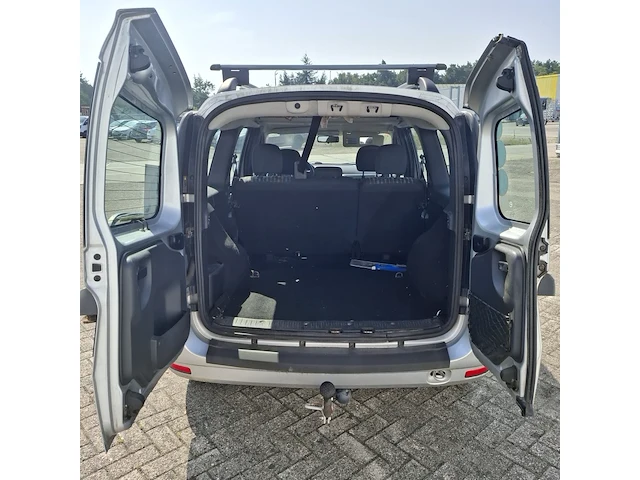 Personenauto dacia, logan mcv 1.6-16v blackline , bouwjaar 2011 - afbeelding 17 van  49