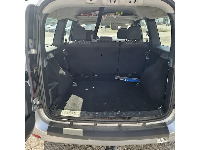 Personenauto dacia, logan mcv 1.6-16v blackline , bouwjaar 2011 - afbeelding 18 van  49