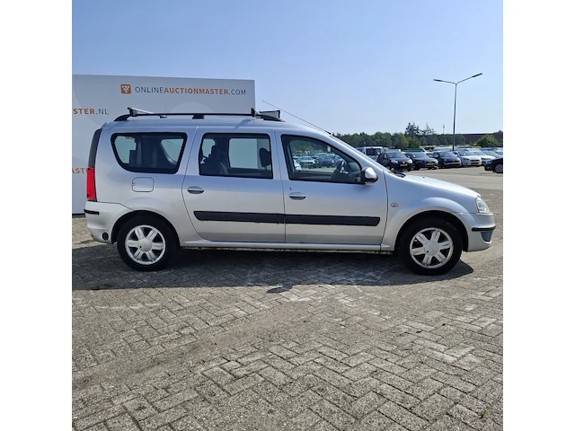 Personenauto dacia, logan mcv 1.6-16v blackline , bouwjaar 2011 - afbeelding 34 van  49