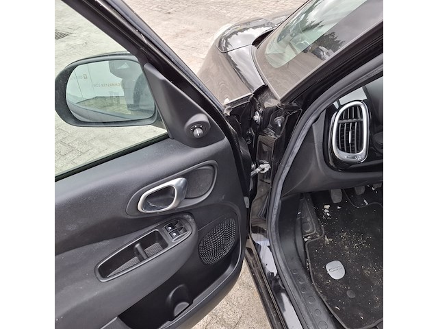 Personenauto fiat, 500 l 0.9, zwart, bouwjaar 2013 - afbeelding 2 van  47