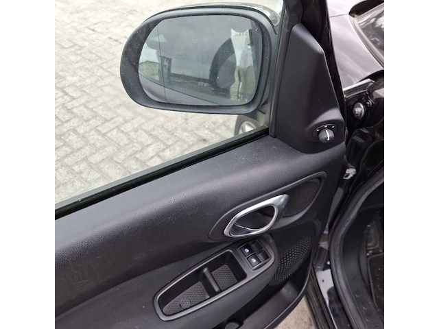 Personenauto fiat, 500 l 0.9, zwart, bouwjaar 2013 - afbeelding 3 van  47