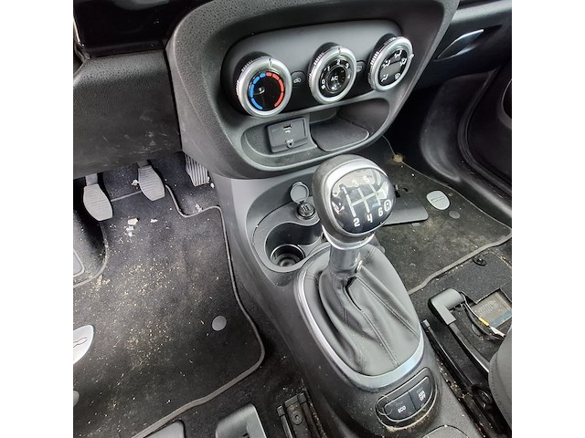 Personenauto fiat, 500 l 0.9, zwart, bouwjaar 2013 - afbeelding 9 van  47