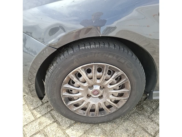 Personenauto fiat, grande punto 1.3 m-jet actual, bouwjaar 2011 - afbeelding 2 van  32