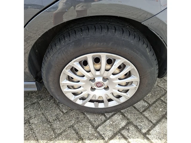 Personenauto fiat, grande punto 1.3 m-jet actual, bouwjaar 2011 - afbeelding 5 van  32