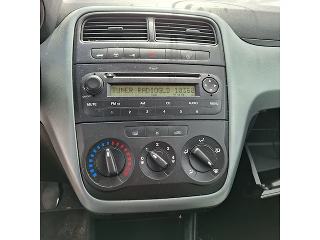 Personenauto fiat, grande punto 1.3 m-jet actual, bouwjaar 2011 - afbeelding 11 van  32