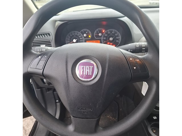 Personenauto fiat , grande punto 1.4 dynamic, bouwjaar 2007 - afbeelding 9 van  45