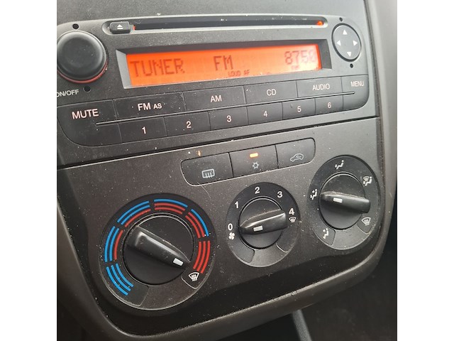 Personenauto fiat , grande punto 1.4 dynamic, bouwjaar 2007 - afbeelding 17 van  45