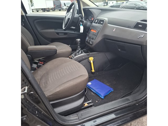 Personenauto fiat , grande punto 1.4 dynamic, bouwjaar 2007 - afbeelding 28 van  45