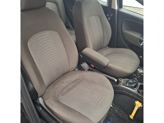 Personenauto fiat , grande punto 1.4 dynamic, bouwjaar 2007 - afbeelding 29 van  45