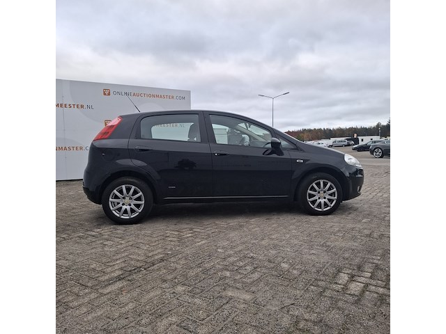 Personenauto fiat , grande punto 1.4 dynamic, bouwjaar 2007 - afbeelding 34 van  45