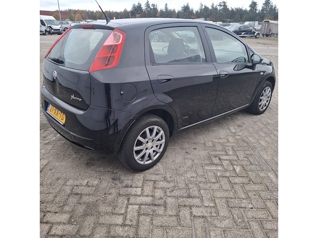 Personenauto fiat , grande punto 1.4 dynamic, bouwjaar 2007 - afbeelding 41 van  45