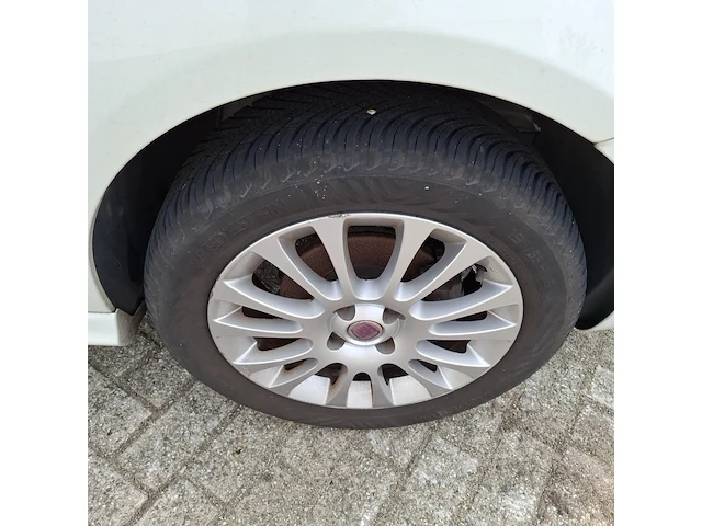 Personenauto fiat, grande punto 1.4 nerobianco, bouwjaar 2009 - afbeelding 3 van  31