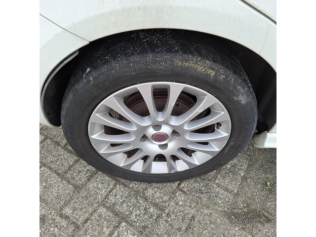 Personenauto fiat, grande punto 1.4 nerobianco, bouwjaar 2009 - afbeelding 4 van  31