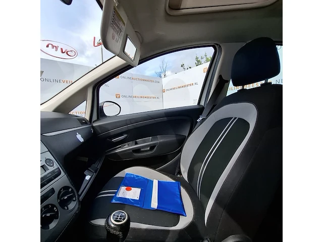 Personenauto fiat, grande punto 1.4 nerobianco, bouwjaar 2009 - afbeelding 13 van  31