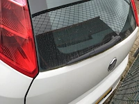 Personenauto fiat, punto, wit, bouwjaar 2011 - afbeelding 4 van  7