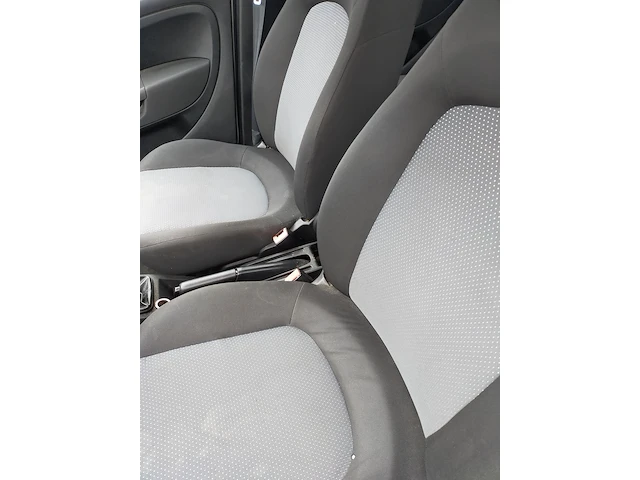 Personenauto fiat, punto, wit, bouwjaar 2011 - afbeelding 6 van  7