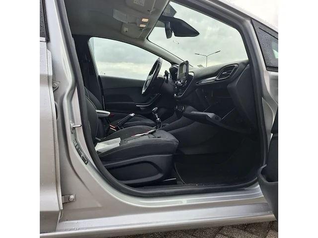 Personenauto ford, fiesta 1.0 ecoboost titanium, grijs, bouwjaar 2018 - afbeelding 37 van  53