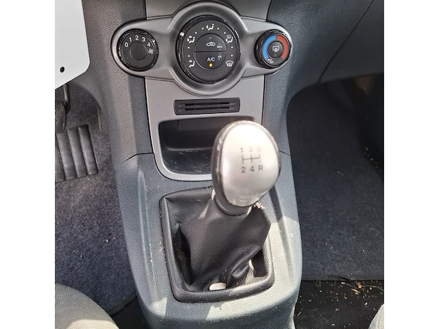 Personenauto ford, fiesta 1.25 trend, bouwjaar 2011 - afbeelding 11 van  32
