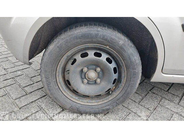 Personenauto ford, fiesta 1.3 diesel, bouwjaar 2005 - afbeelding 6 van  36